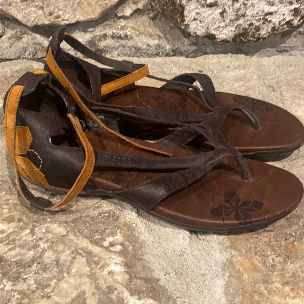 4/$10 Merrell Sandals Womens 9 Lotta Mahogany Brown Leather Gladiator Strappy